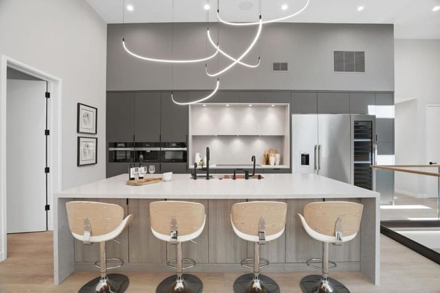 90 Crescent Drive, Palo Alto, CA 94301