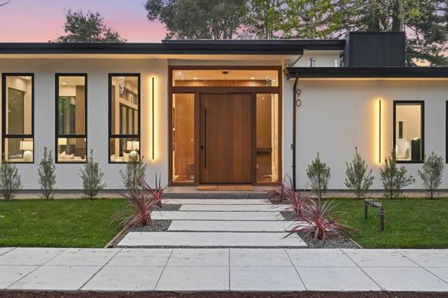 90 Crescent Drive, Palo Alto, CA 94301