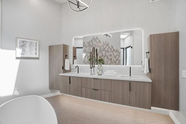 90 Crescent Drive, Palo Alto, CA 94301