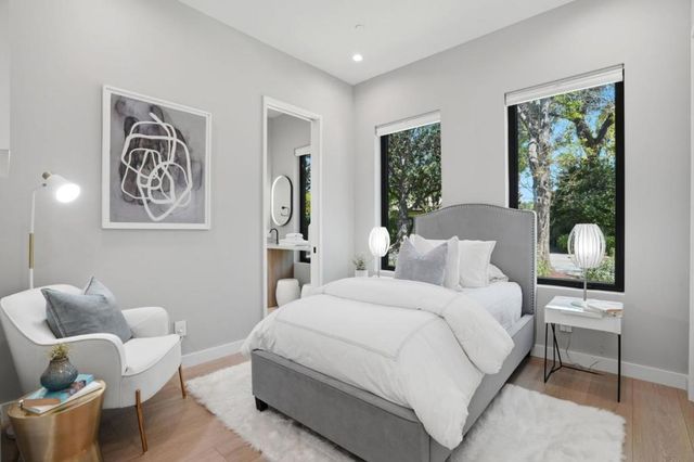 90 Crescent Drive, Palo Alto, CA 94301