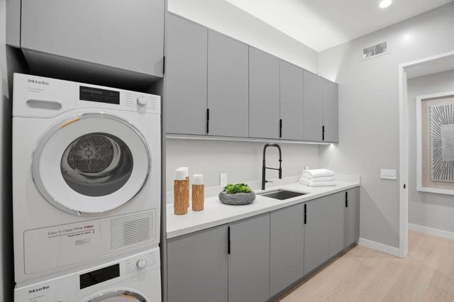 90 Crescent Drive, Palo Alto, CA 94301