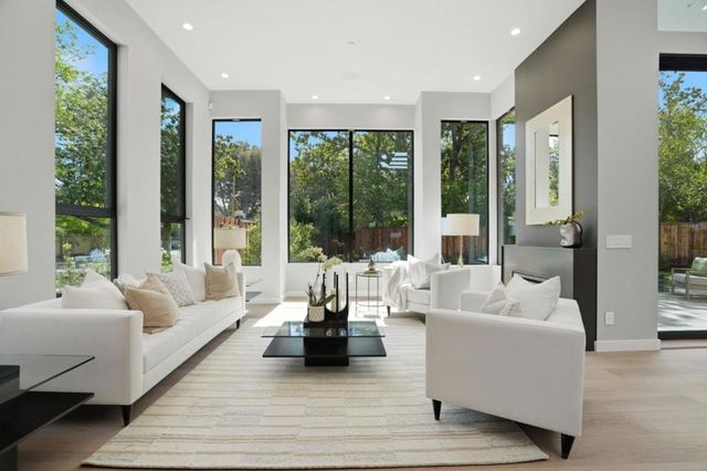 90 Crescent Drive, Palo Alto, CA 94301