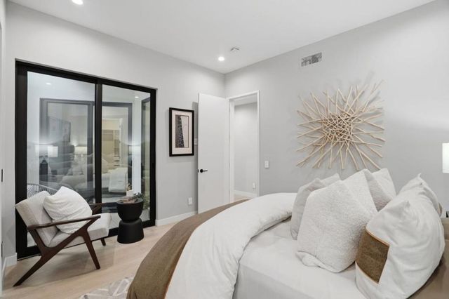 90 Crescent Drive, Palo Alto, CA 94301