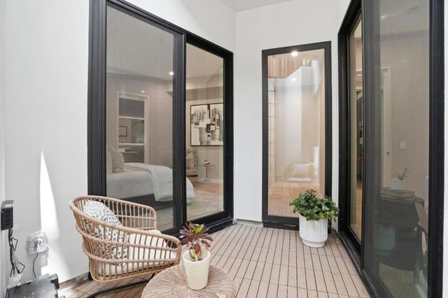 90 Crescent Drive, Palo Alto, CA 94301