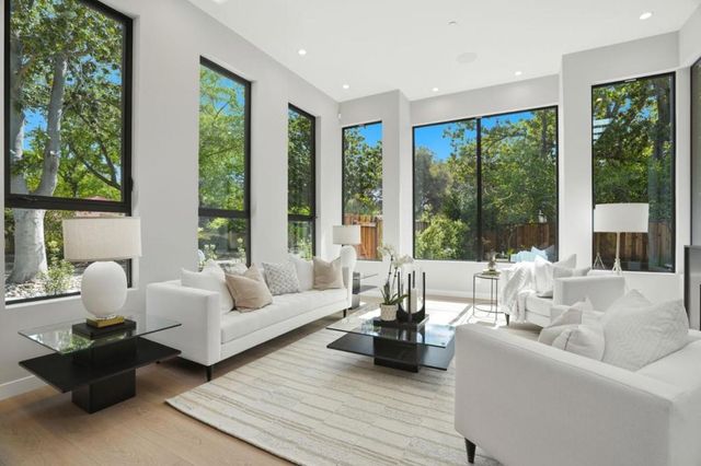 90 Crescent Drive, Palo Alto, CA 94301