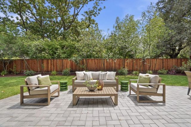 90 Crescent Drive, Palo Alto, CA 94301