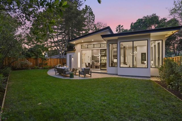 90 Crescent Drive, Palo Alto, CA 94301