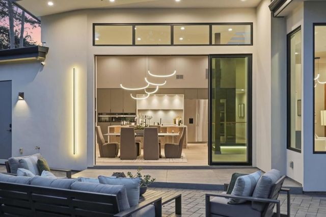 90 Crescent Drive, Palo Alto, CA 94301