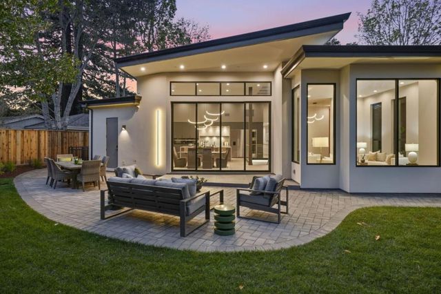 90 Crescent Drive, Palo Alto, CA 94301