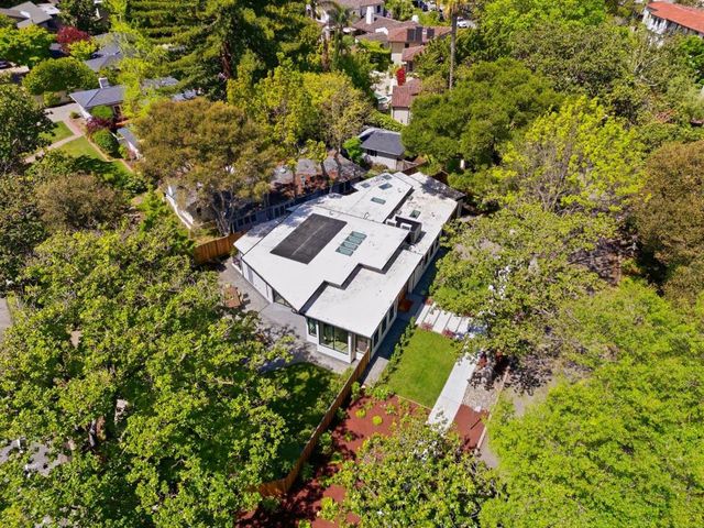 90 Crescent Drive, Palo Alto, CA 94301