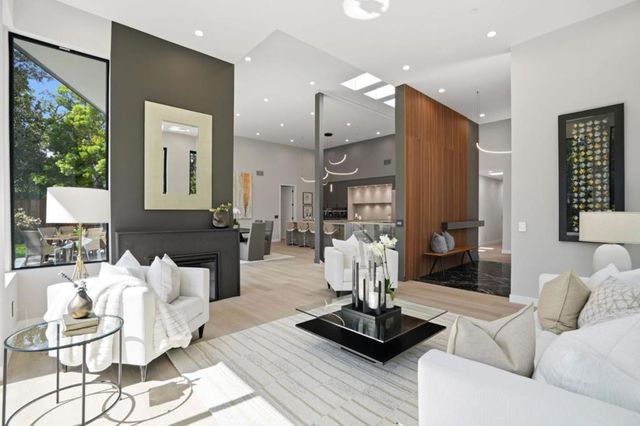 90 Crescent Drive, Palo Alto, CA 94301