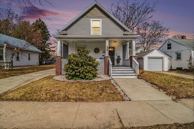 819 E Loomis Street, Ludington, MI 49431