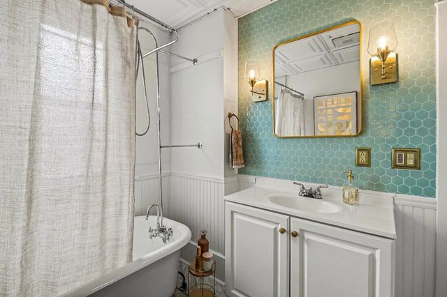 819 E Loomis Street, Ludington, MI 49431