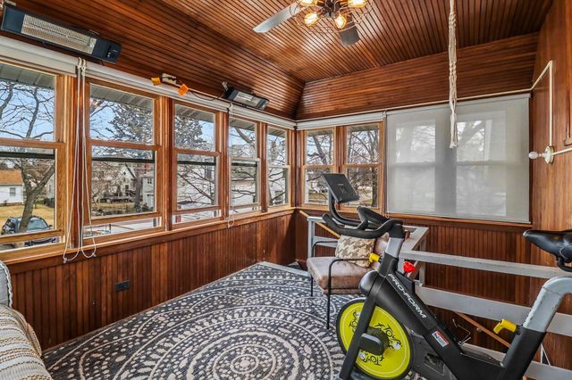 819 E Loomis Street, Ludington, MI 49431