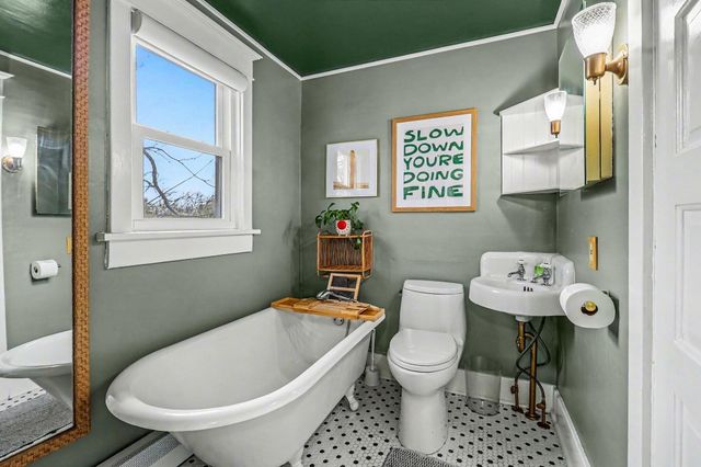 819 E Loomis Street, Ludington, MI 49431