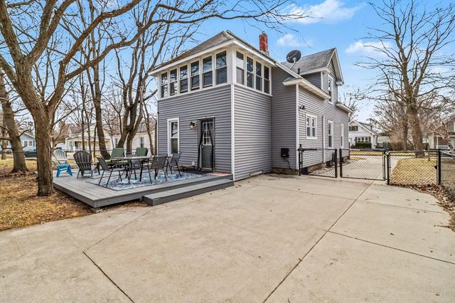 819 E Loomis Street, Ludington, MI 49431