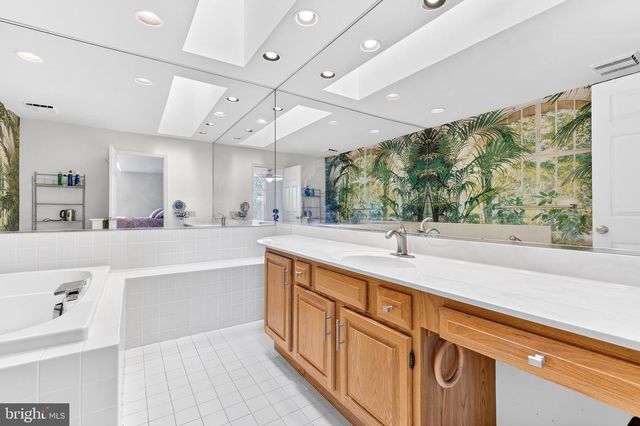 123 PINNACLE POINT DR, Lancaster, PA 17601