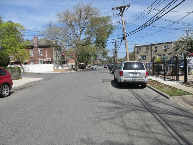 3922 Ely Avenue, Bronx, NY 10466