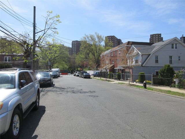 3922 Ely Avenue, Bronx, NY 10466