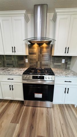 105 Geneva Avenue, Irvine, KY 40336