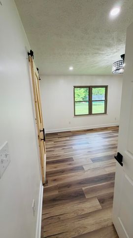 105 Geneva Avenue, Irvine, KY 40336