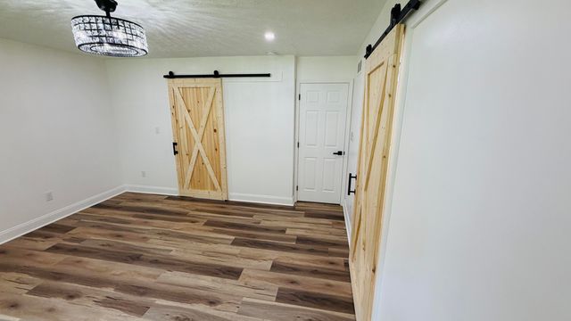 105 Geneva Avenue, Irvine, KY 40336