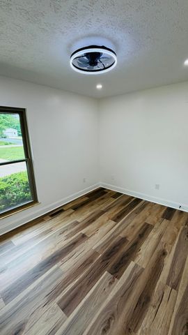 105 Geneva Avenue, Irvine, KY 40336