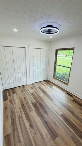105 Geneva Avenue, Irvine, KY 40336