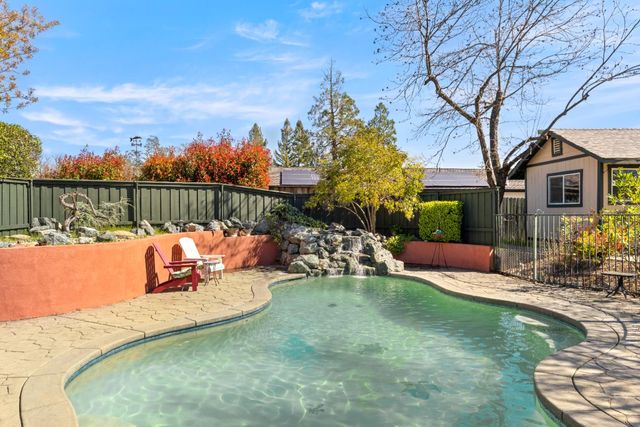 4015 Bonanza Way, Loomis, CA 95650