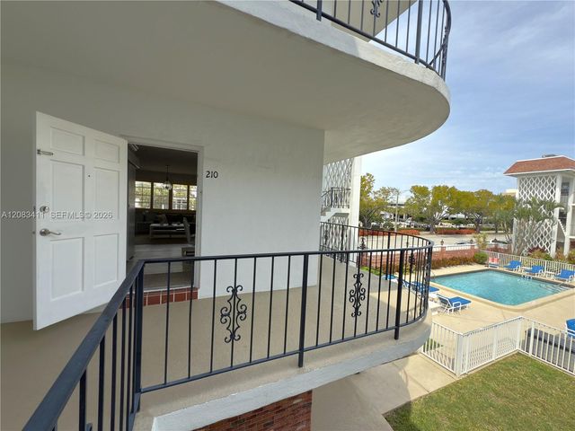 2340 NE 9th Street 210, Fort Lauderdale, FL 33304