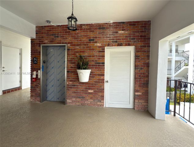 2340 NE 9th Street 210, Fort Lauderdale, FL 33304