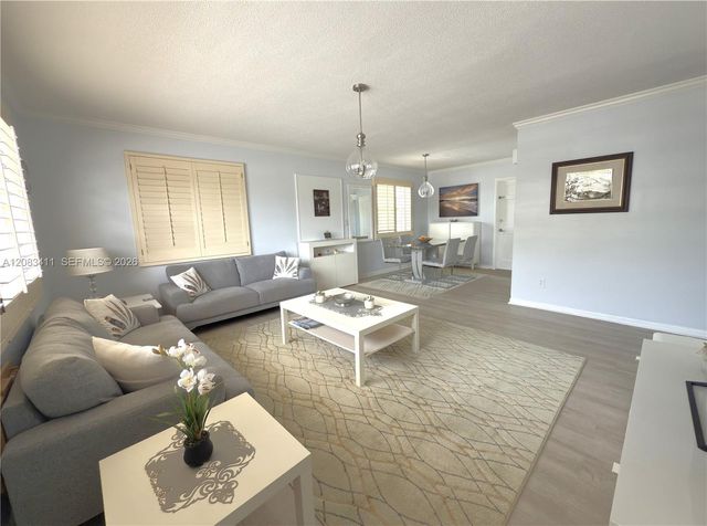 2340 NE 9th Street 210, Fort Lauderdale, FL 33304