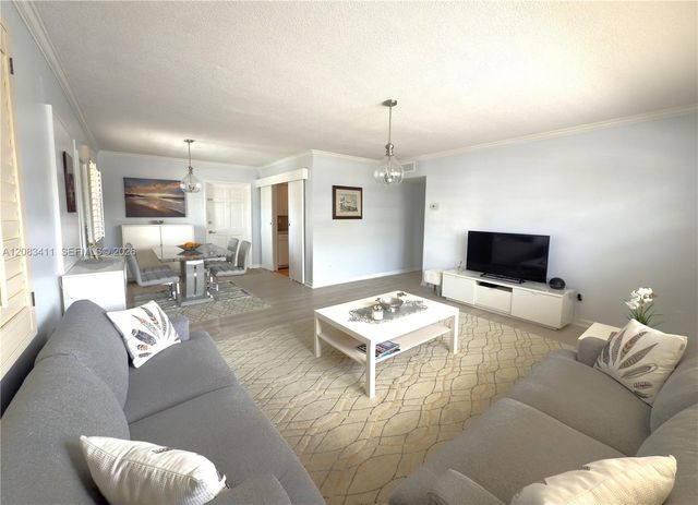 2340 NE 9th Street 210, Fort Lauderdale, FL 33304