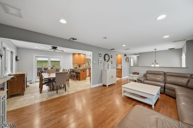 11 Glenbourne Dr, Boonton Twp., NJ 07005