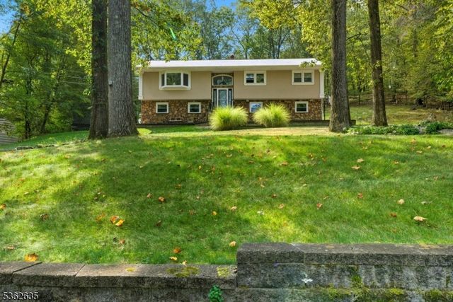 11 Glenbourne Dr, Boonton Twp., NJ 07005