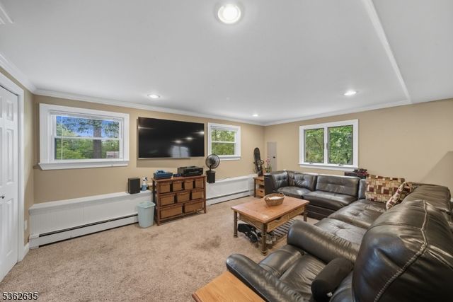 11 Glenbourne Dr, Boonton Twp., NJ 07005