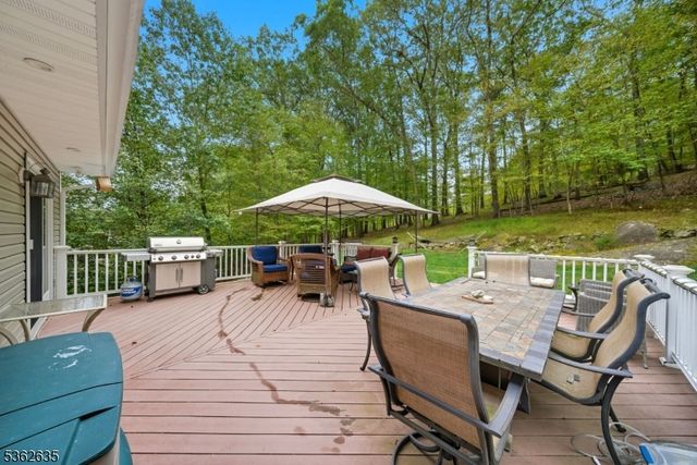 11 Glenbourne Dr, Boonton Twp., NJ 07005