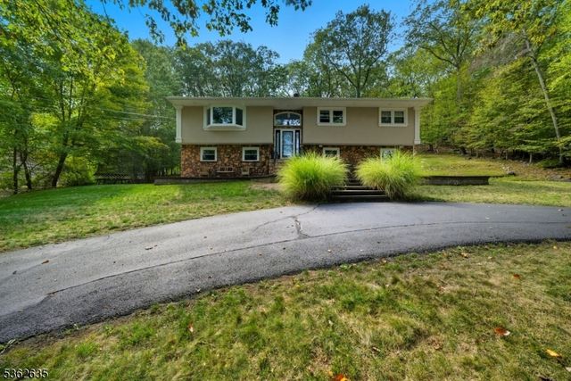 11 Glenbourne Dr, Boonton Twp., NJ 07005