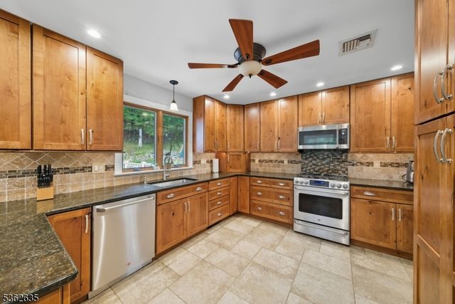 11 Glenbourne Dr, Boonton Twp., NJ 07005