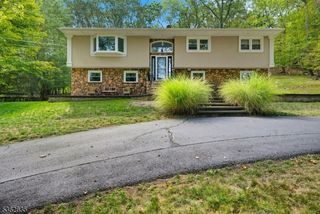 11 Glenbourne Dr, Boonton Twp., NJ 07005