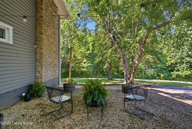 2009 Lonesome Hollow Rd, Louisville, KY 40272