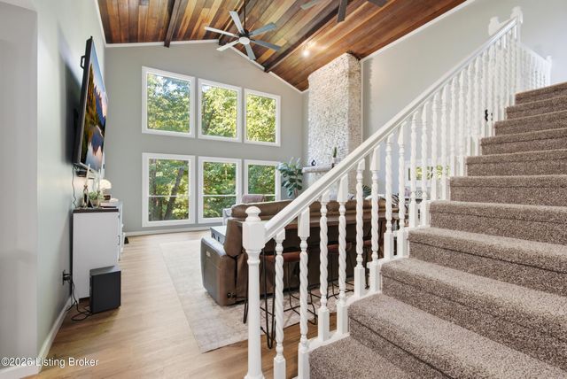 2009 Lonesome Hollow Rd, Louisville, KY 40272