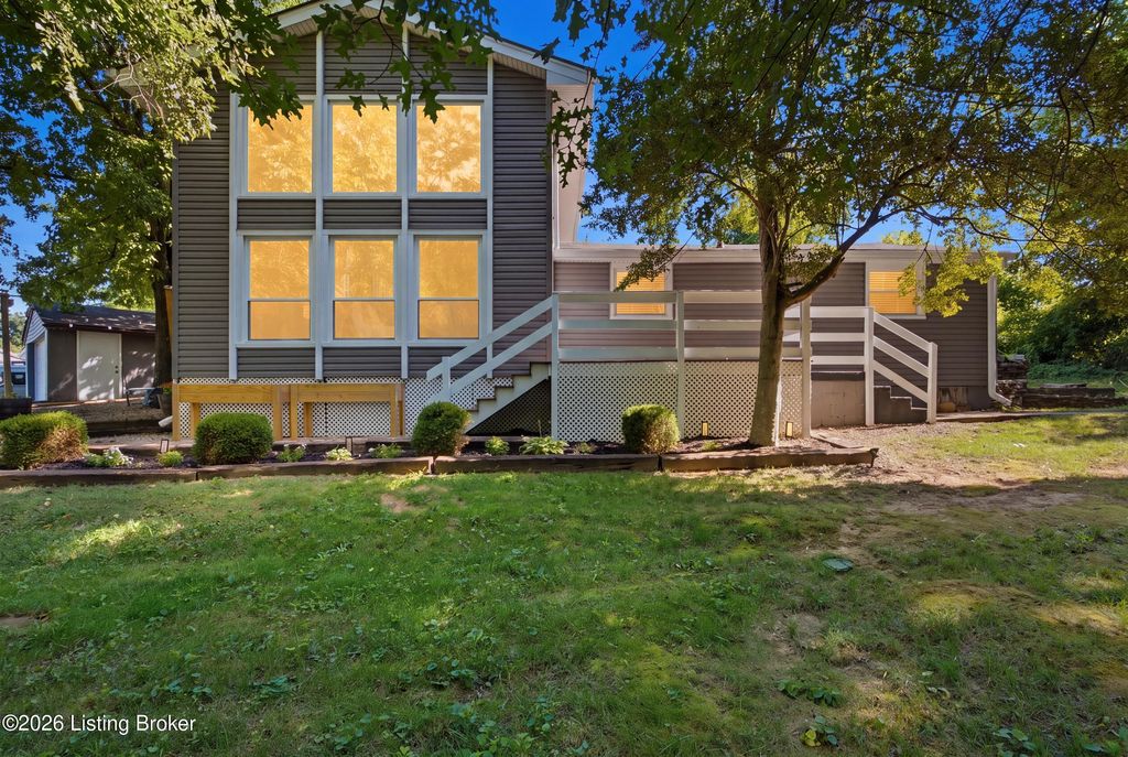 2009 Lonesome Hollow Rd, Louisville, KY 40272
