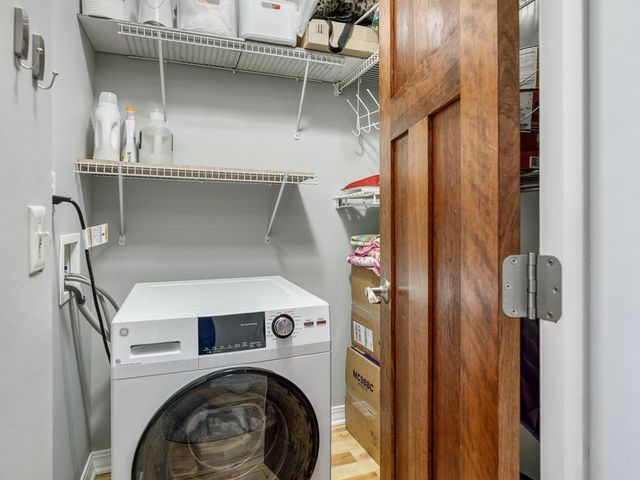 2700 W 44th Street 402, Minneapolis, MN 55410