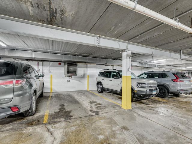 2700 W 44th Street 402, Minneapolis, MN 55410