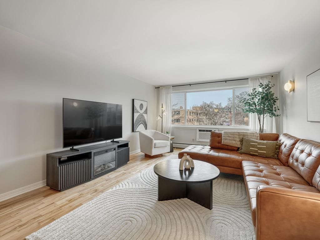 2700 W 44th Street 402, Minneapolis, MN 55410