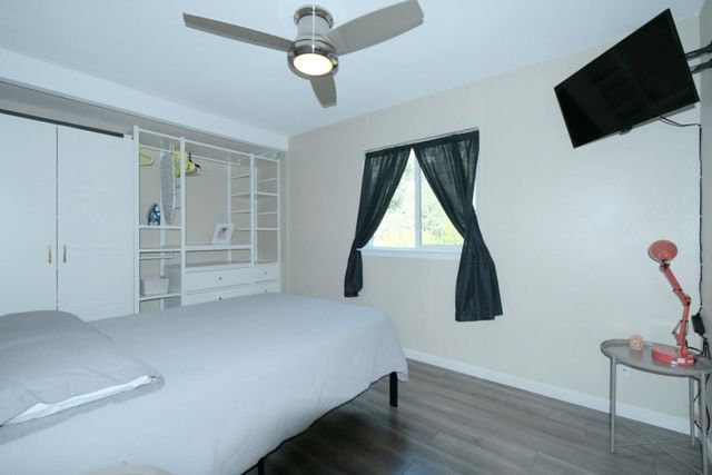 2302 East Side DR 6, Austin, TX 78704