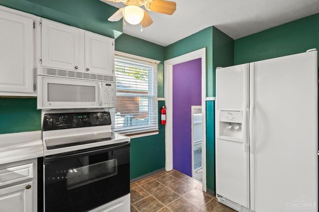 3828 St Johns Terrace, Deer Park, OH 45236