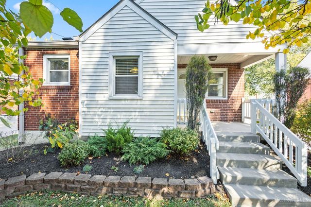 3828 St Johns Terrace, Deer Park, OH 45236