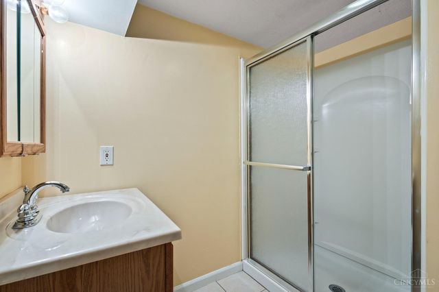 3828 St Johns Terrace, Deer Park, OH 45236